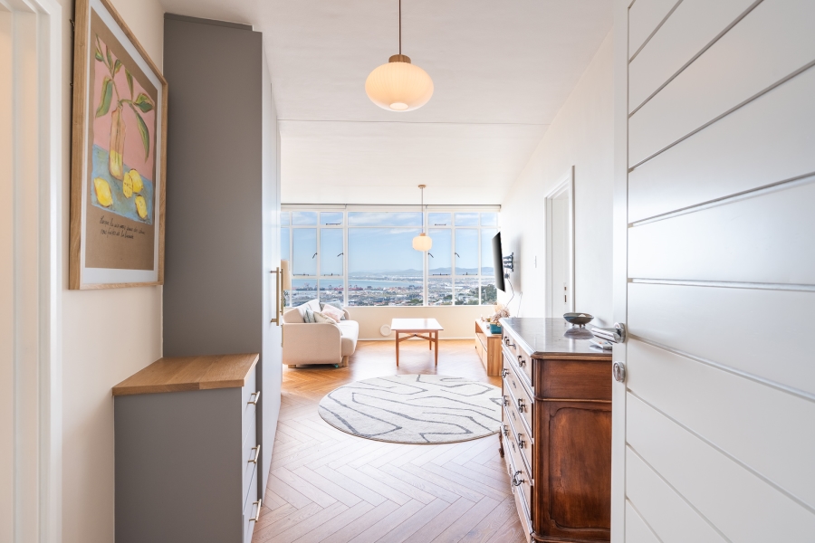 1 Bedroom Property for Sale in Vredehoek Western Cape